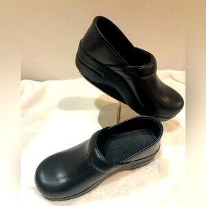 Black Dansko Cabrio Clog 35N size 5 narrow